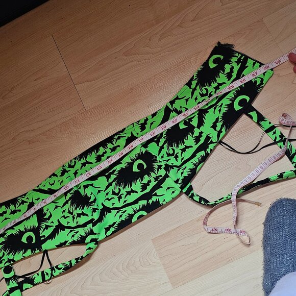 NWT Spooky Zip-Up Crop Top - Picture 4 of 4